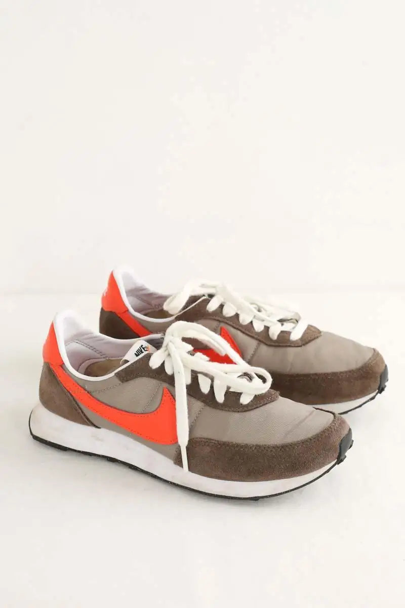Baskets Nike Kaki en Daim