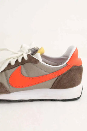 Baskets Nike Kaki en Daim