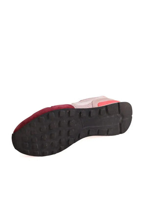 Baskets Nike Rose en Daim