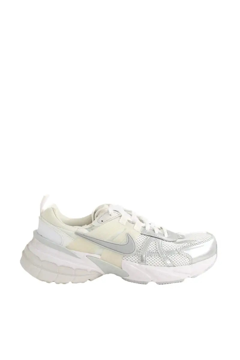 Baskets Nike V2K RUN Blanc en Tissu, taille 40 - Seconde Main