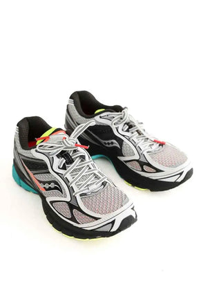 Baskets Saucony Gris en Tissu
