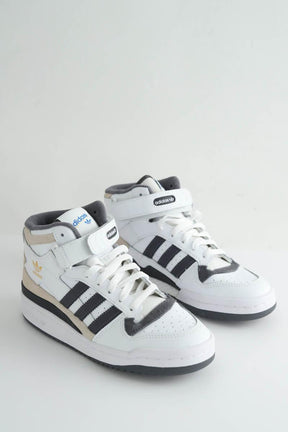 Baskets Adidas  Blanc