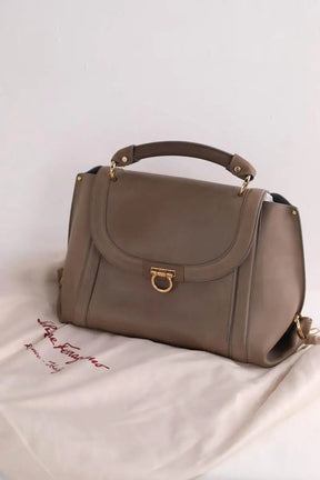 Cabas Salvatore Ferragamo Gris en Cuir