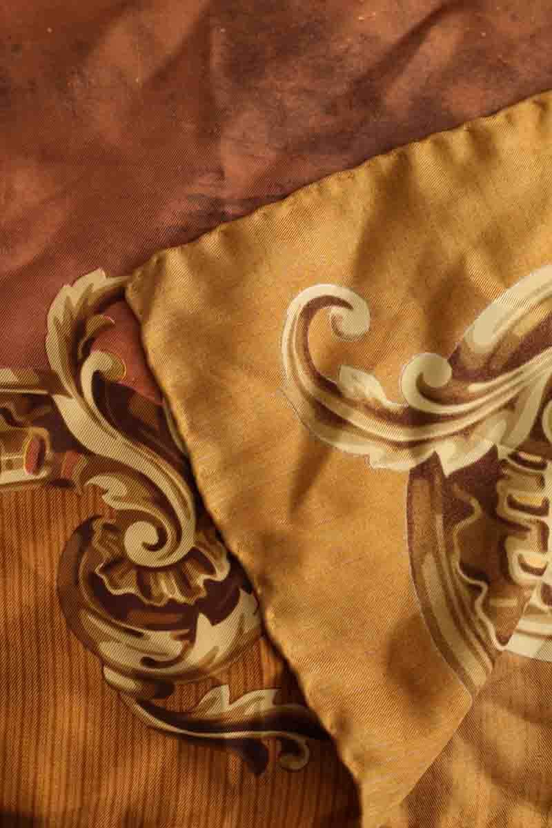 Carré Dior Camel en Soie