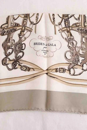Carré Hermès Brides of gala Gris en Soie