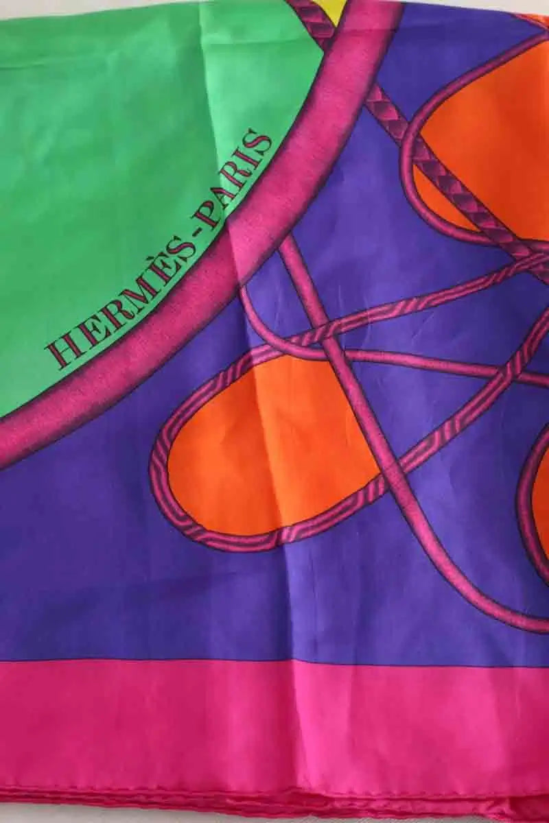 Carré Hermès Coup De Fouet Multicolore en Soie
