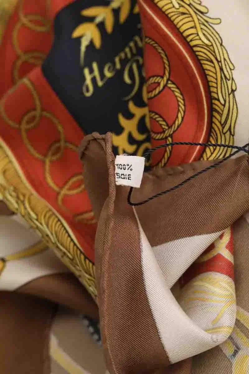 Carré Hermès Marron en Soie