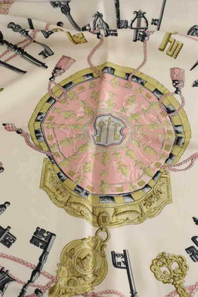 Carré Hermès Rose en Soie