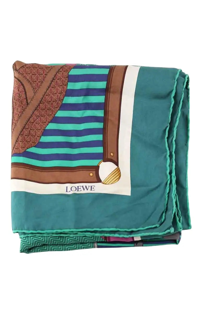 Carré Loewe Vert en Soie - Seconde Main