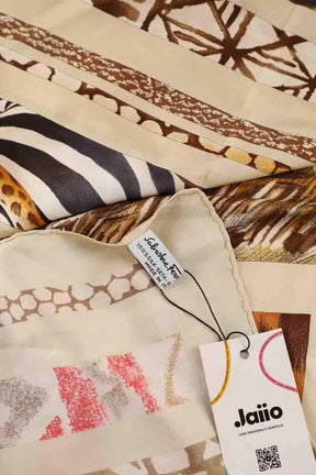 Carré Salvatore Ferragamo Beige en Soie