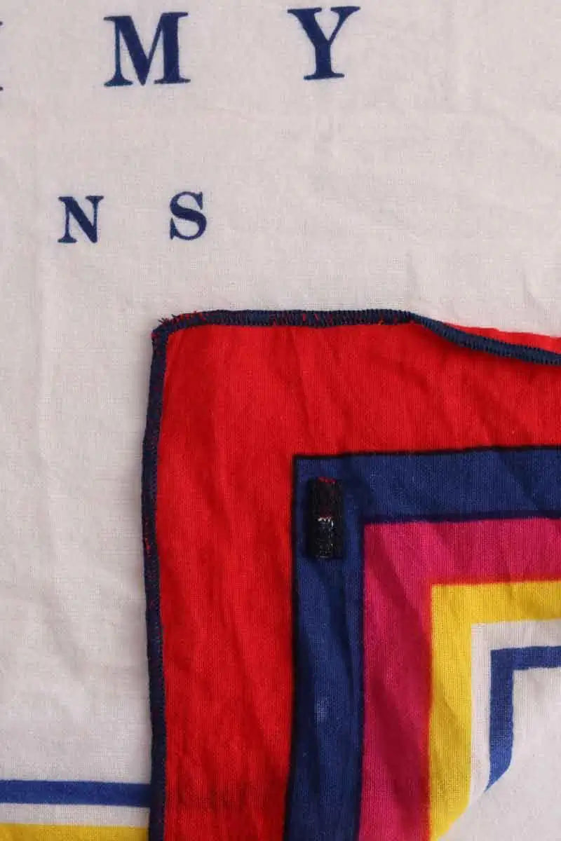 Carré Tommy Hilfiger Rouge en Soie