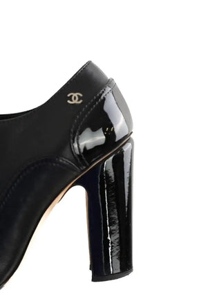 Chaussures à lacets Chanel Noir en Cuir