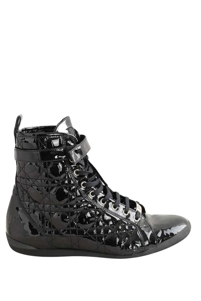 Chaussures à lacets Dior Cannage basket haute Noir en Cuir verni, taille 40 - Seconde Main