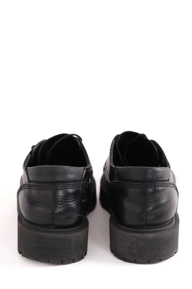 Chaussures à lacets Givenchy Noir en Cuir