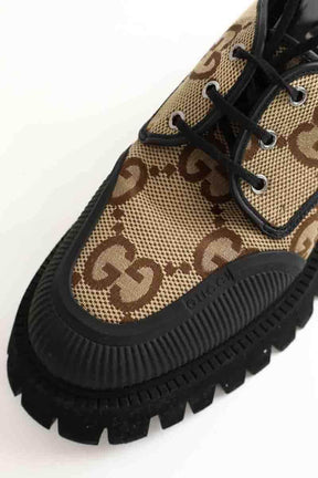 Chaussures à lacets Gucci Maxi GG Beige en Tissu