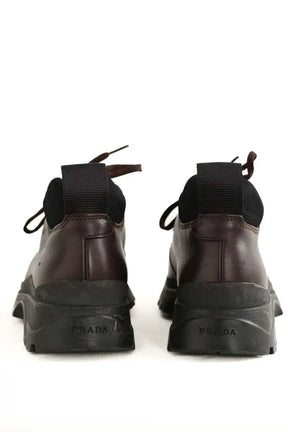 Chaussures à lacets Prada Marron en Cuir