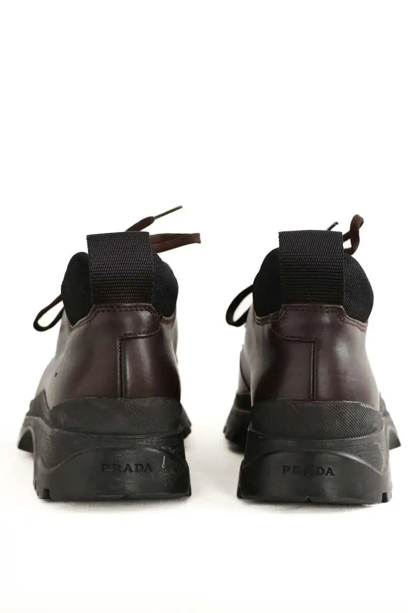 Chaussures à lacets Prada Marron en Cuir