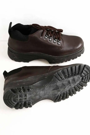 Chaussures à lacets Prada Marron en Cuir
