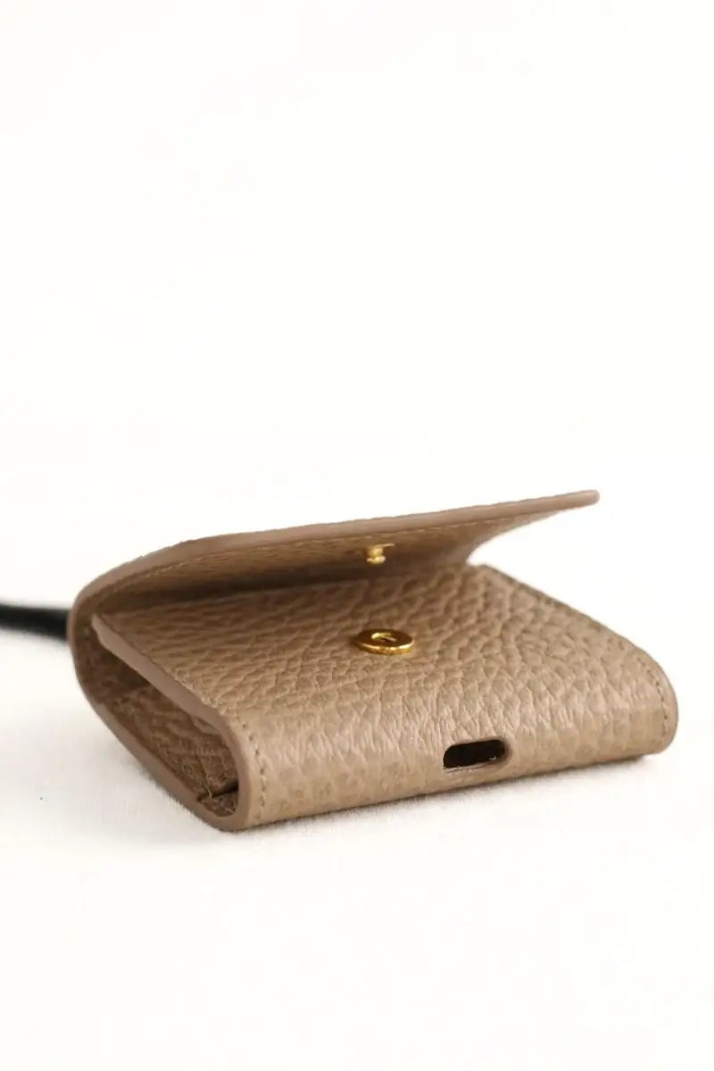 Etui Airpods Maison Martin Margiela Marron en 