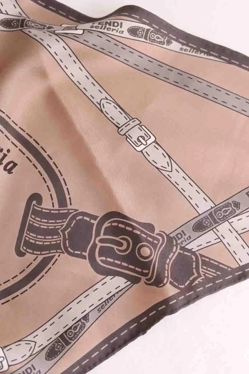 Foulard Fendi Beige en Soie