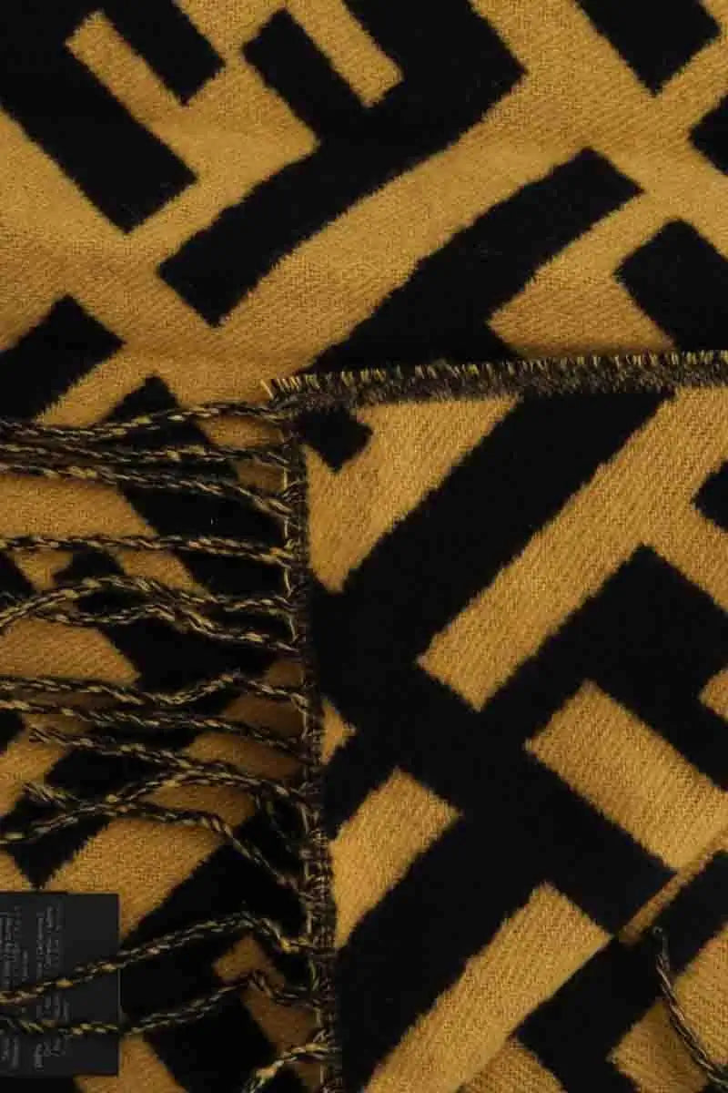 Foulard Fendi Jaune en Laine