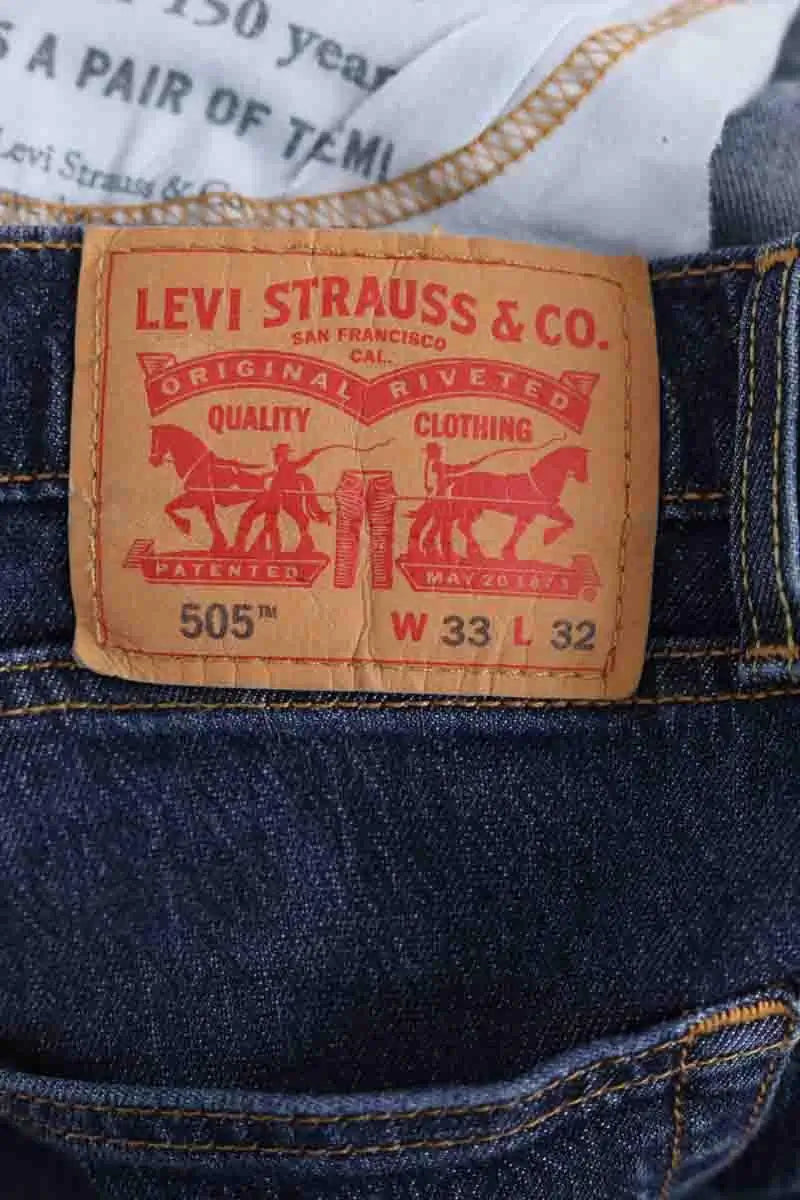Jean droit Levi's Bleu en Coton