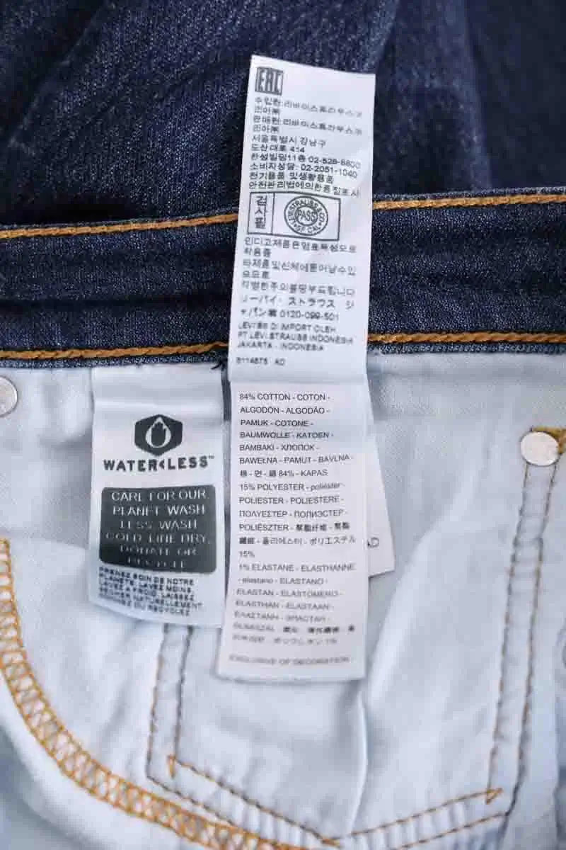 Jean droit Levi's Bleu en Coton