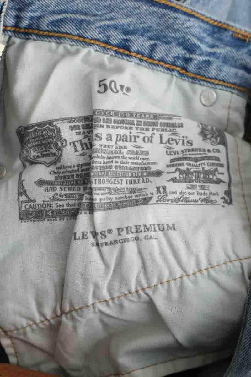 Jean droit Levi's Bleu en Coton
