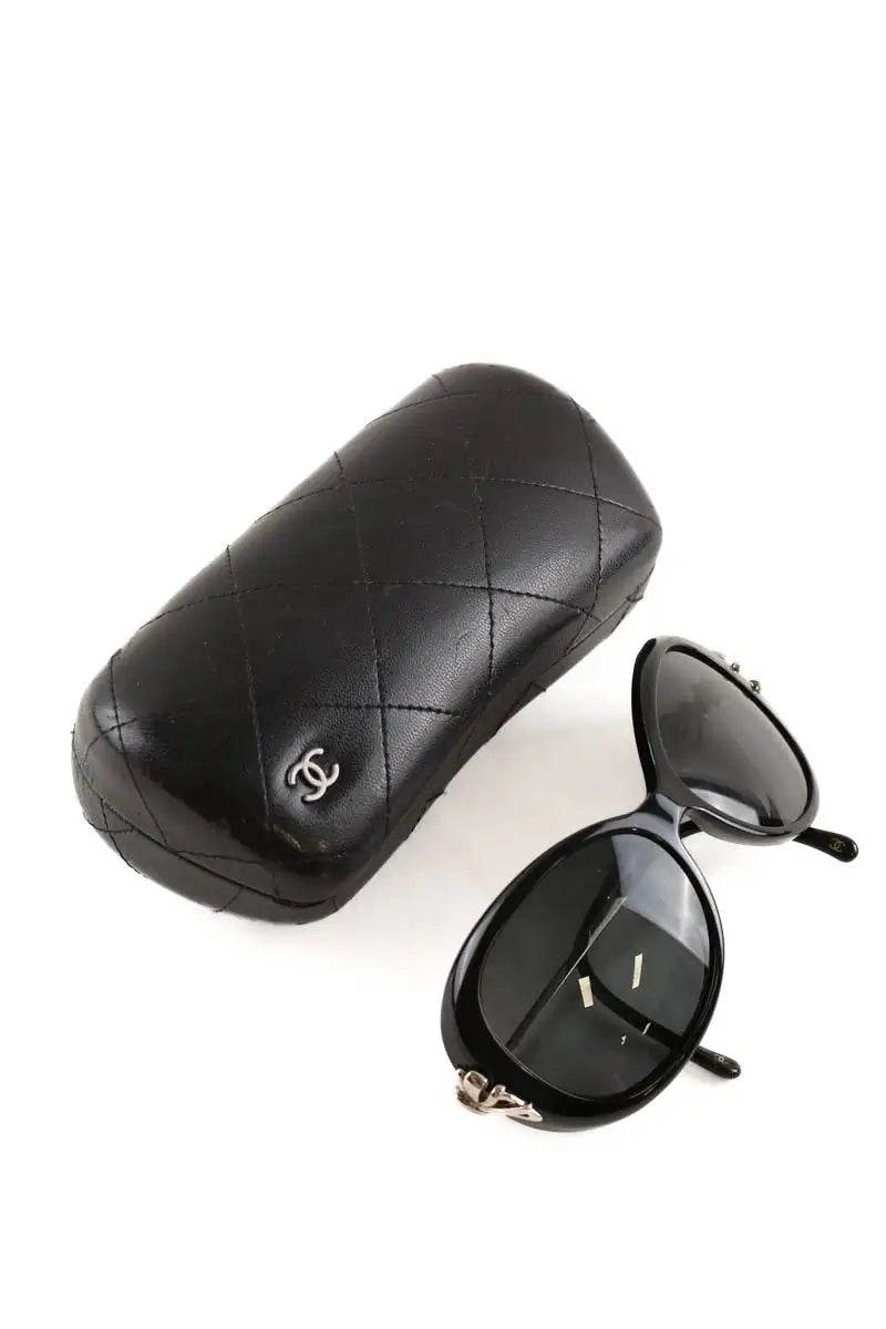 Lunettes de soleil Chanel Noir en Plastique