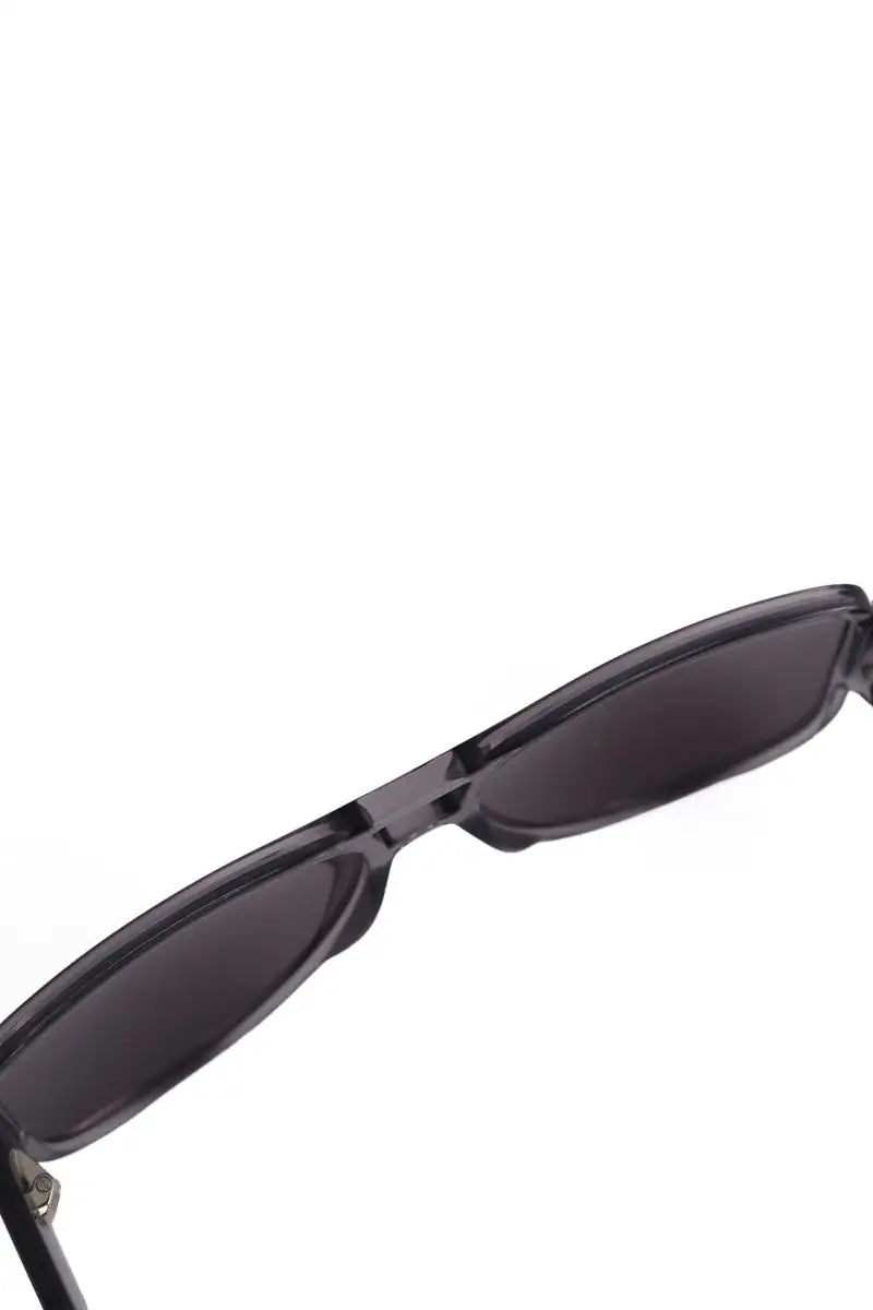 Lunettes de soleil Lacoste Gris en Plastique