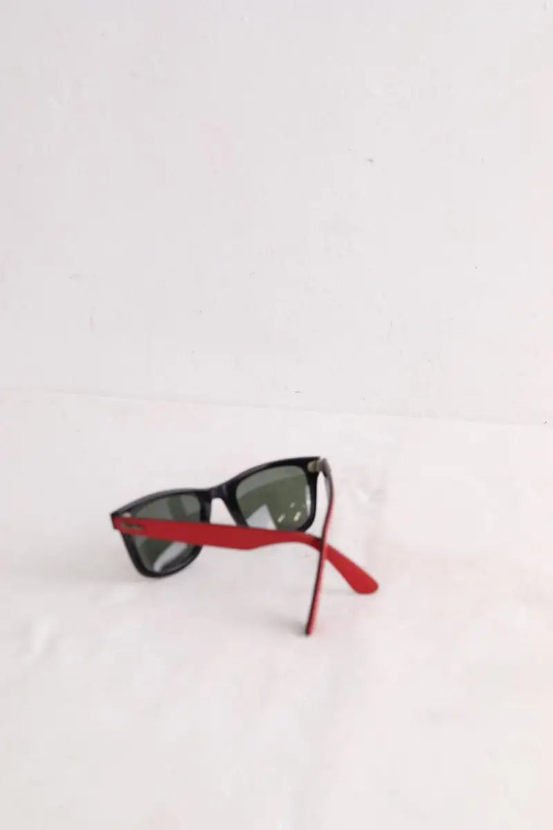 Lunettes de soleil Ray-Ban Rouge en Plastique