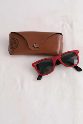 Lunettes de soleil Ray-Ban Rouge en Plastique