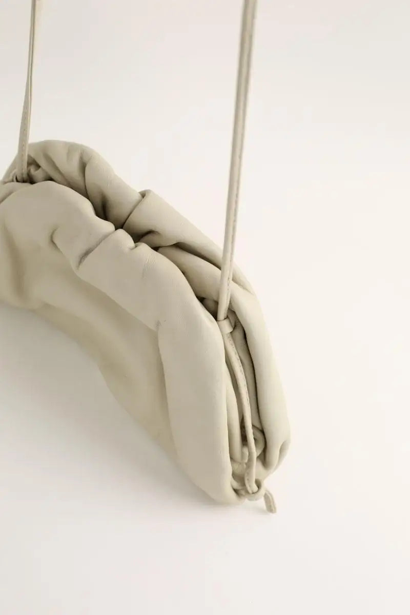 Mini sac Bottega Veneta Mini pouch Gris en Cuir