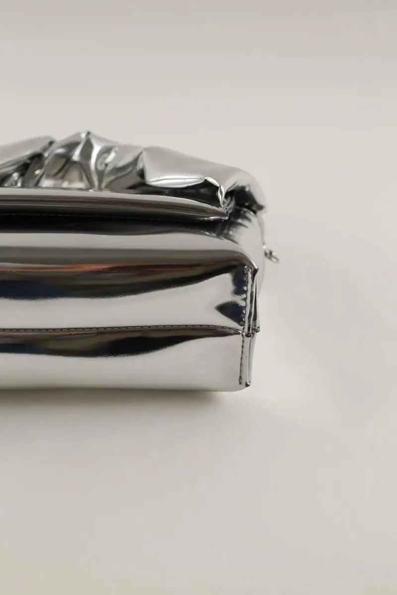Mini sac JW Anderson Crossbody twister in metallic Argent en Cuir verni