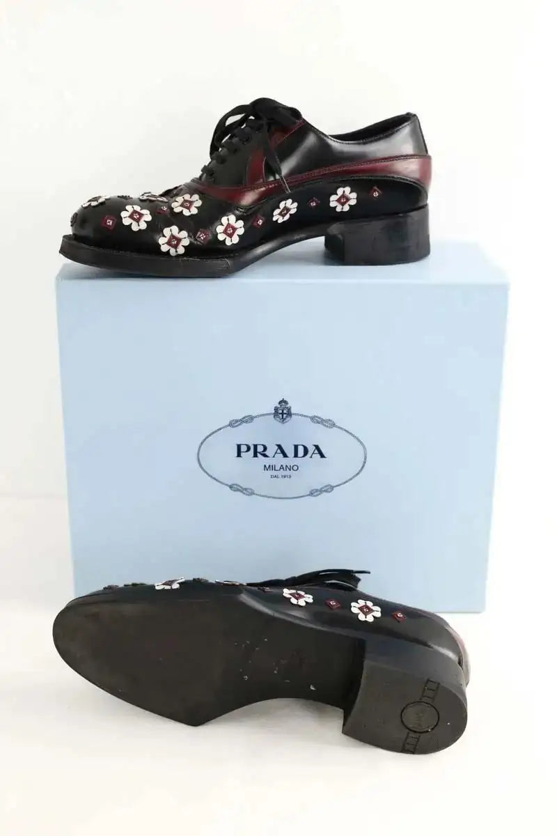 Mocassins Prada studded floral oxfords Noir en Cuir