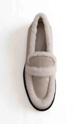 Mocassins Stuart Weitzman Ecru en Cuir