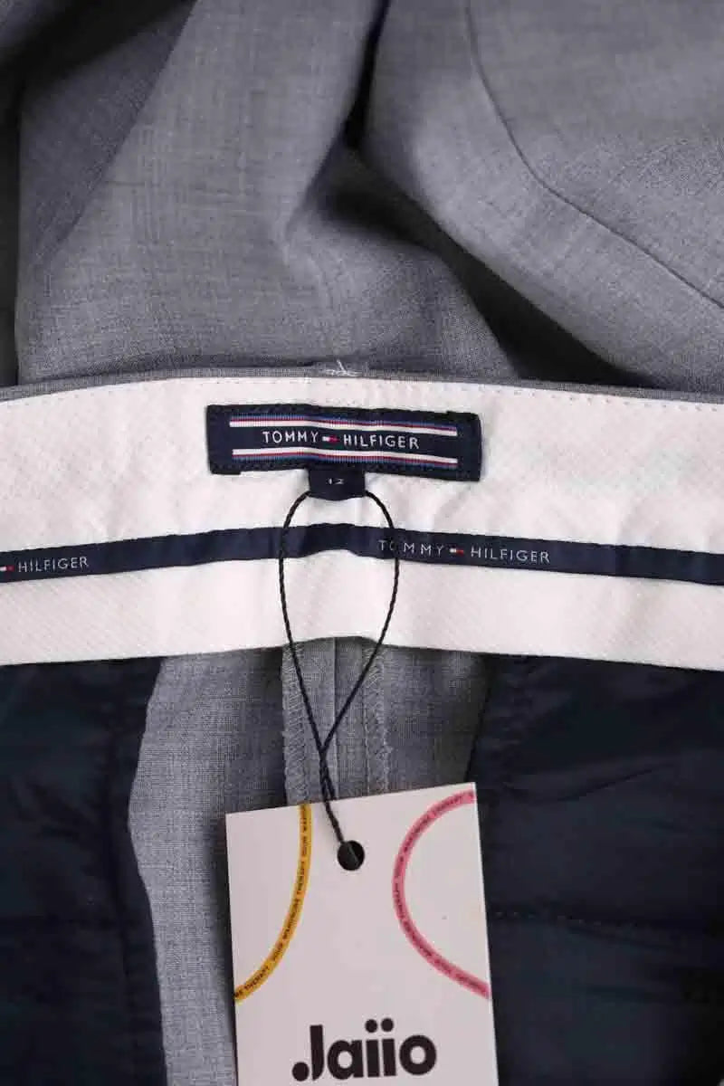 Pantalon droit Tommy Hilfiger Gris en Synthétique