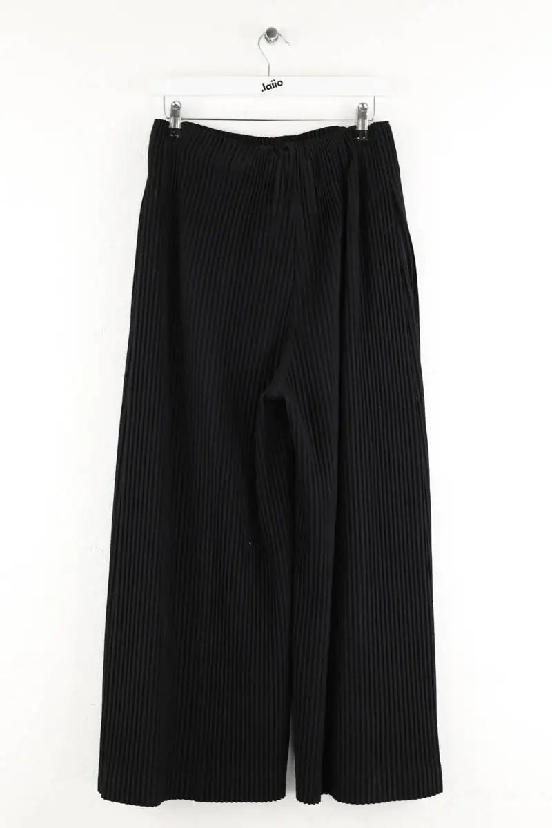 Pantalon large Issey Miyake Noir en Polyester
