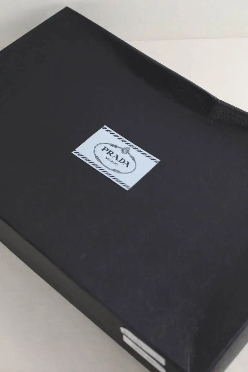 Pantalon slim Prada Noir en Polyamide