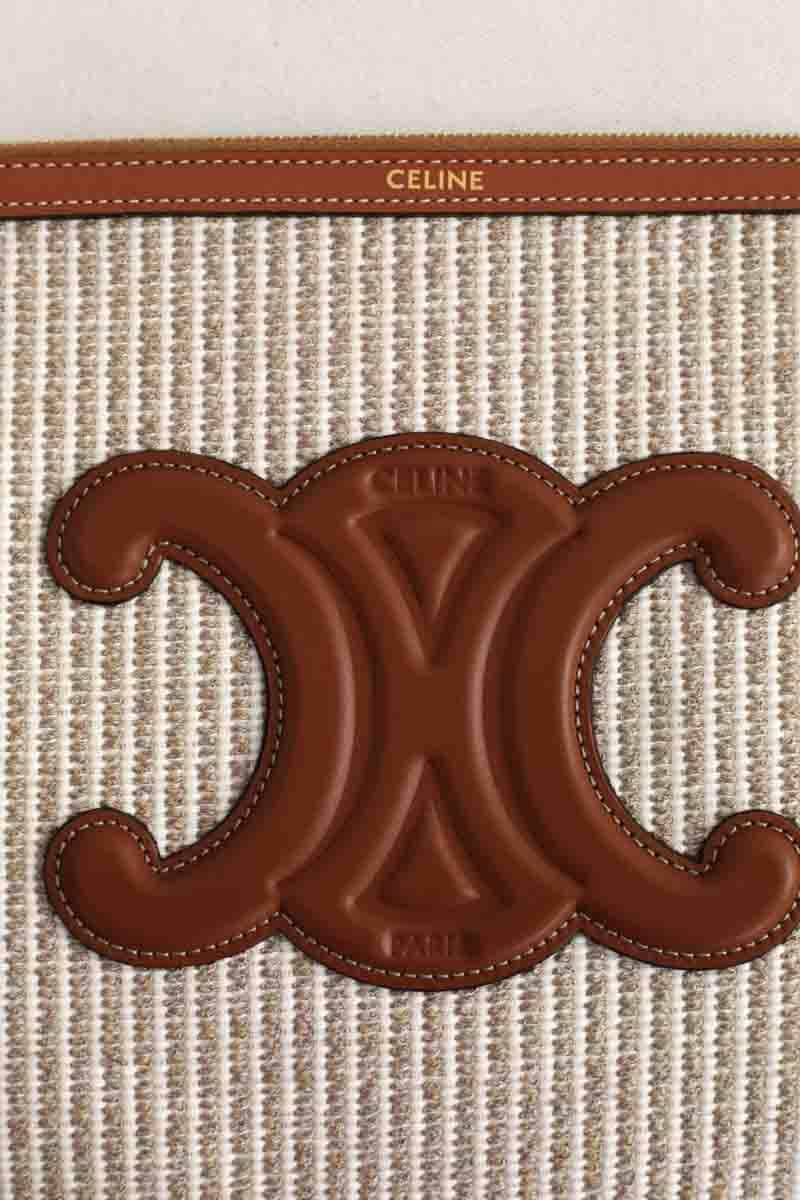 Pochette Celine Triomphe en toile Ecru en Cuir