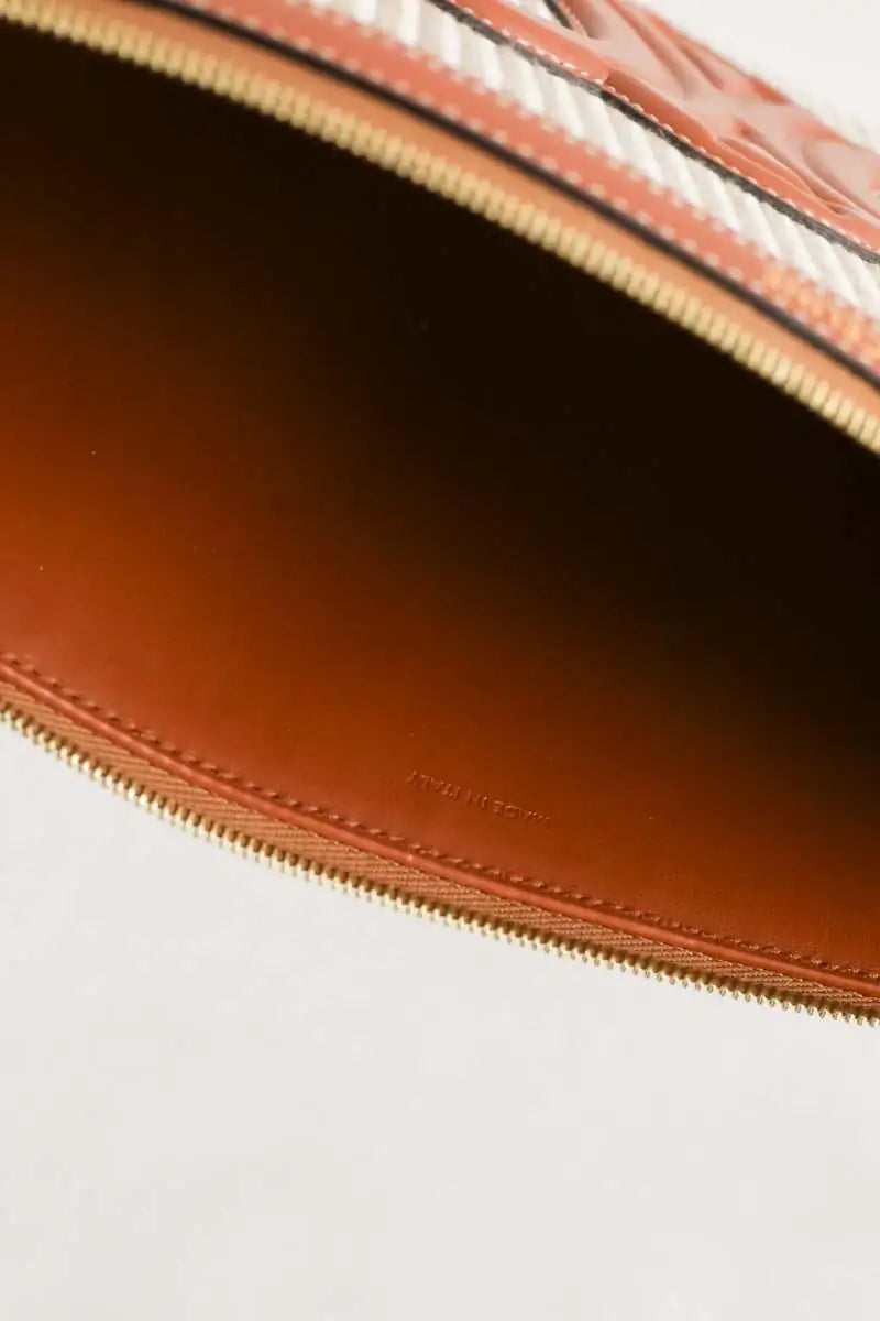 Pochette Celine Triomphe en toile Ecru en Cuir