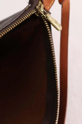 Pochette Louis Vuitton Pochette Accessoire Marron en Cuir