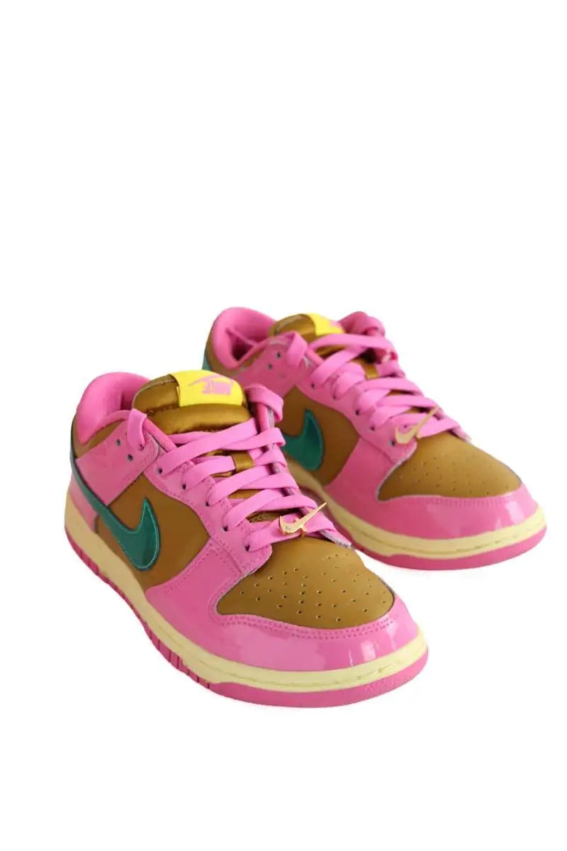 Baskets Nike Rose en Cuir