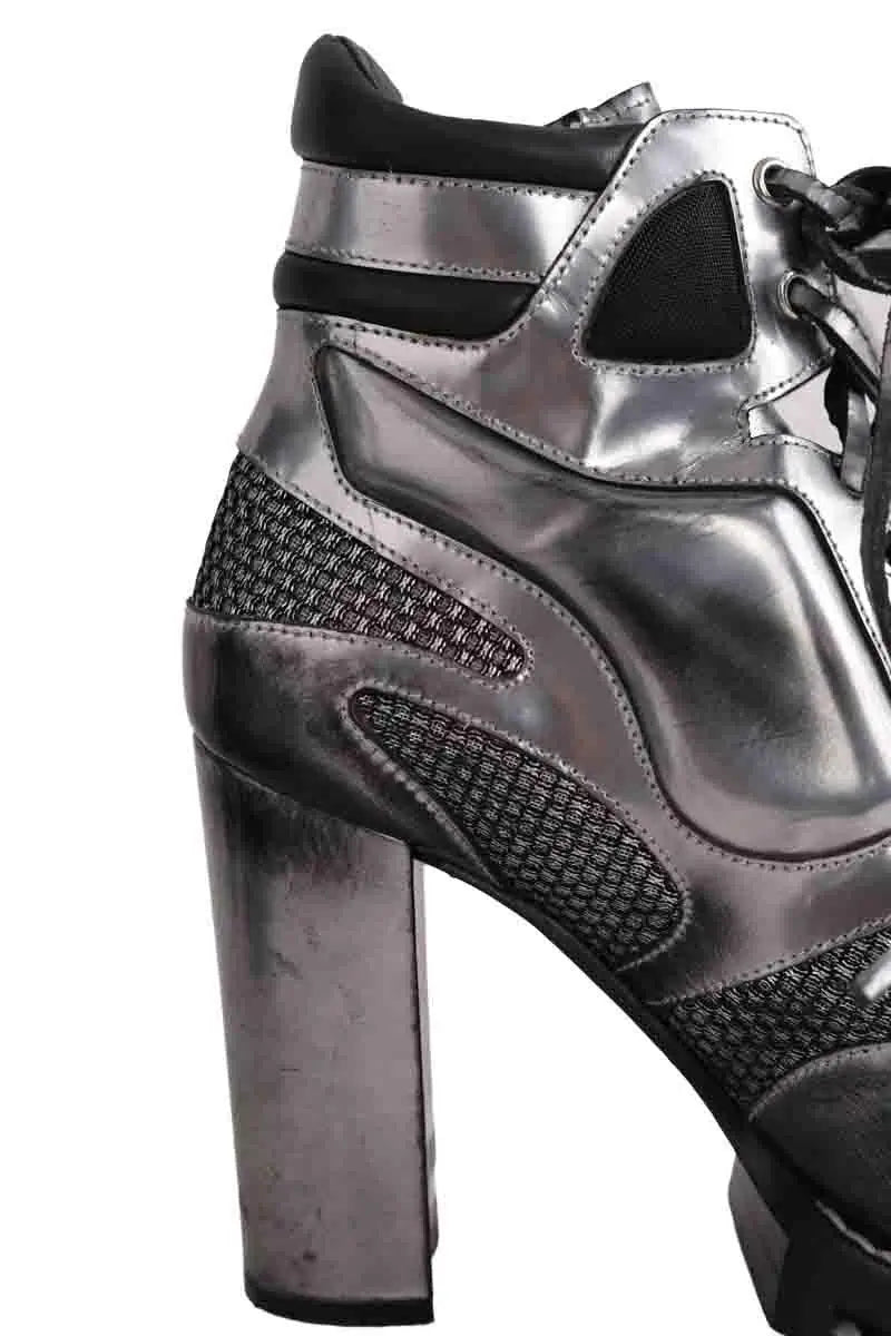 Boots à lacets Louis Vuitton Argent en Cuir