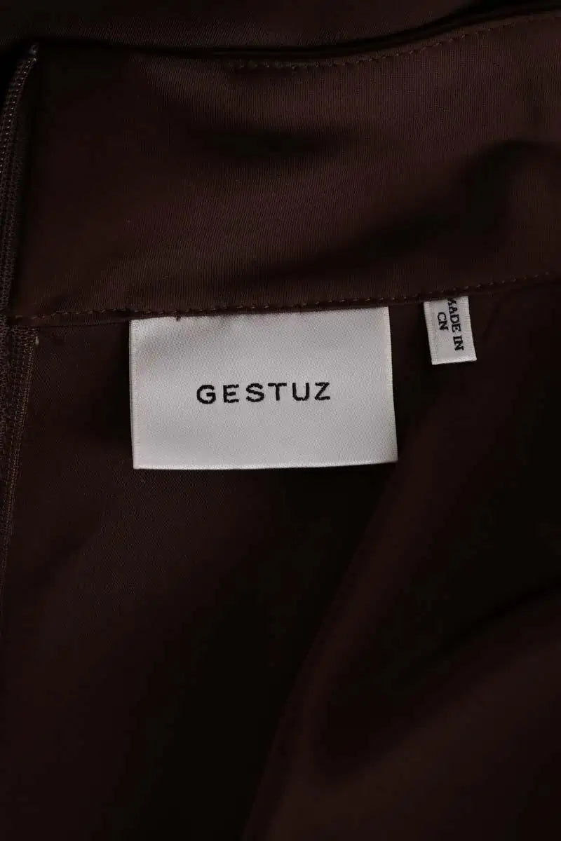 Robe Gestuz Marron en Synthétique