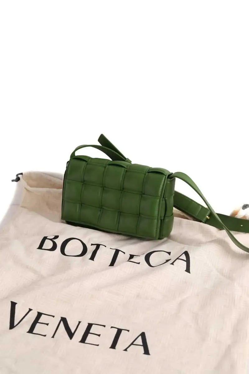 Sac à bandoulière Bottega Veneta Cassette Padded Vert en Cuir