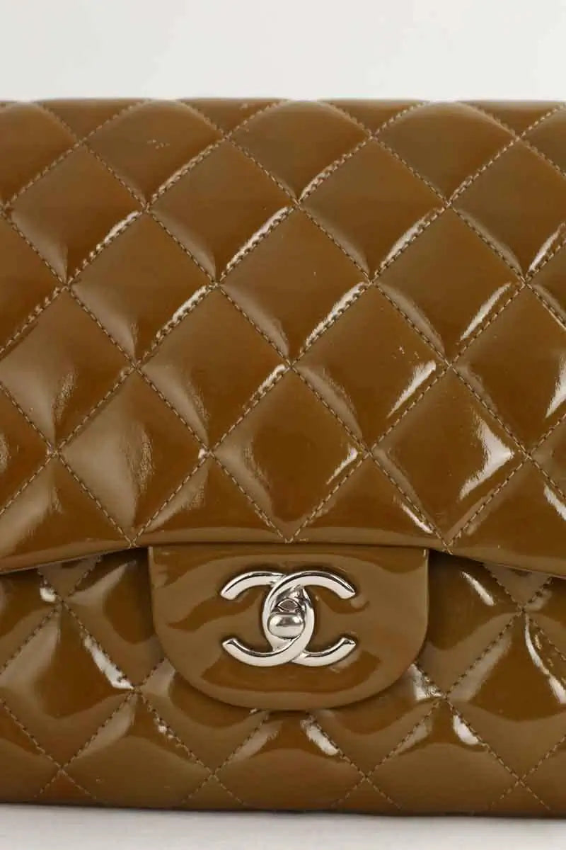Sac à bandoulière Chanel Timeless/Classique Camel en Cuir verni