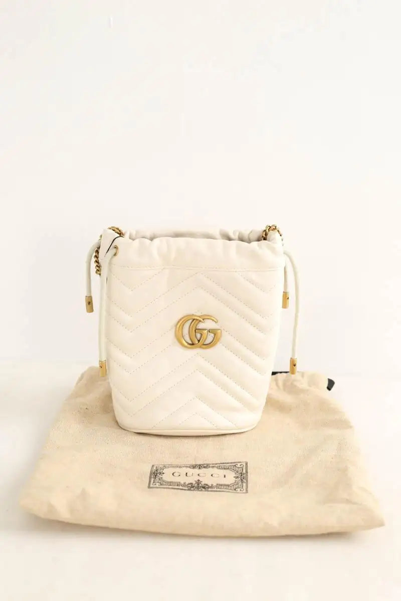 Sac à bandoulière Gucci Seau GG Marmont Ecru en Cuir