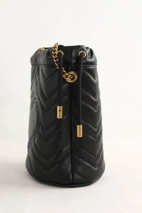 Sac à bandoulière Gucci Seau GG Marmont Noir en Cuir