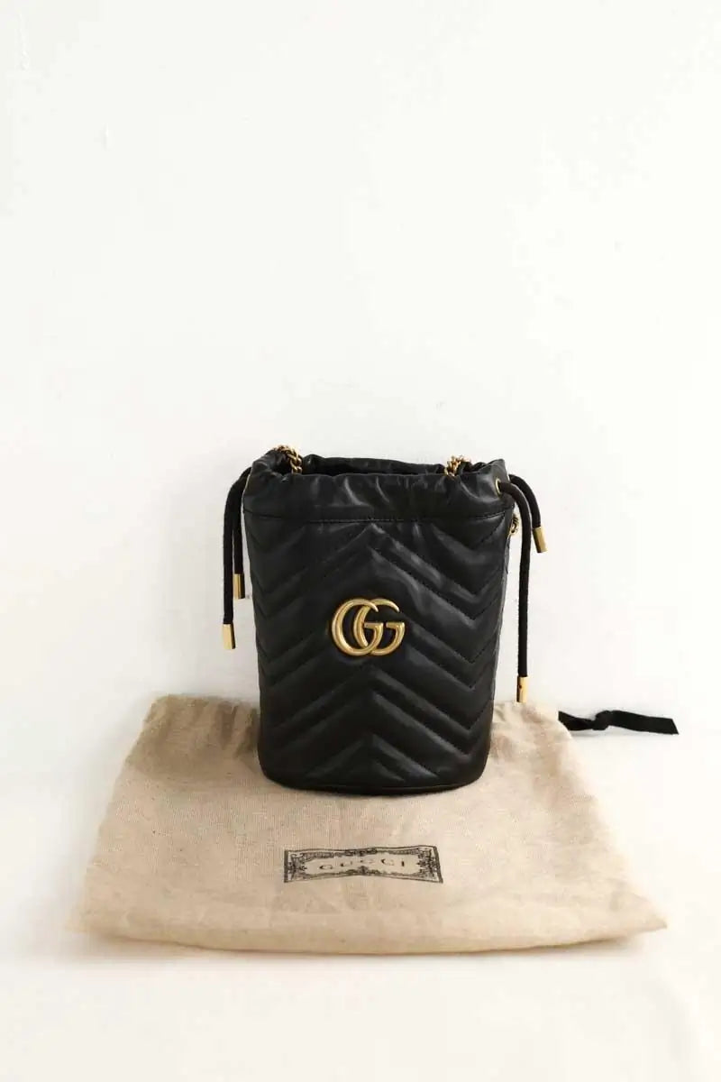 Sac à bandoulière Gucci Seau GG Marmont Noir en Cuir